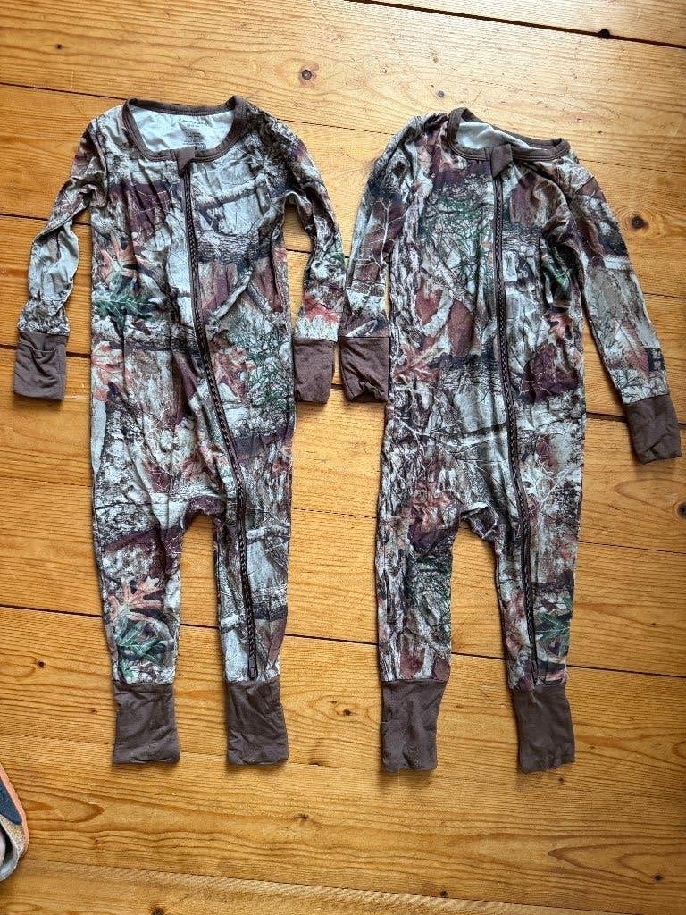 Twee nieuwe buitenspeel pakken / overalls voor kind 2 jaar., Ophalen of Verzenden, Nieuw, Jongen of Meisje, Overige typen