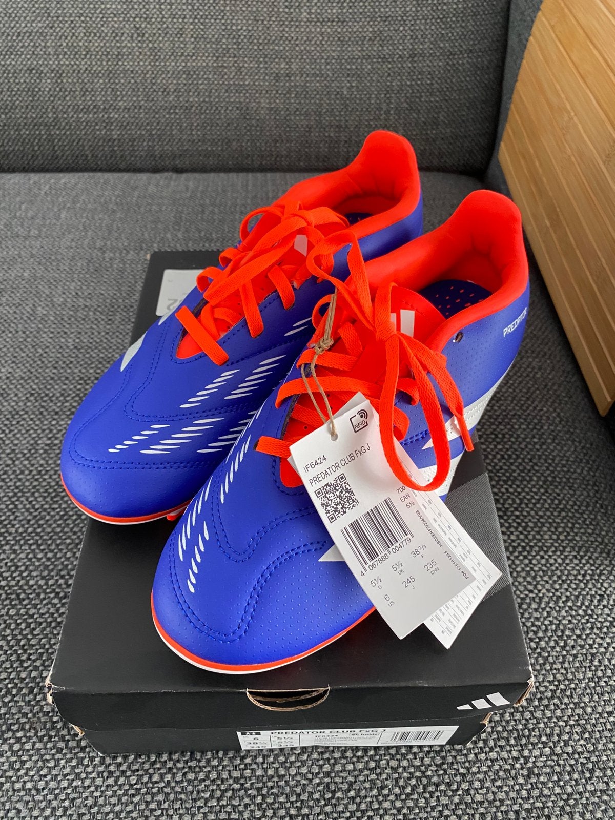 Voetbalschoenen Adidas nieuw, Schoenen, Nieuw, Maat M, Ophalen of Verzenden