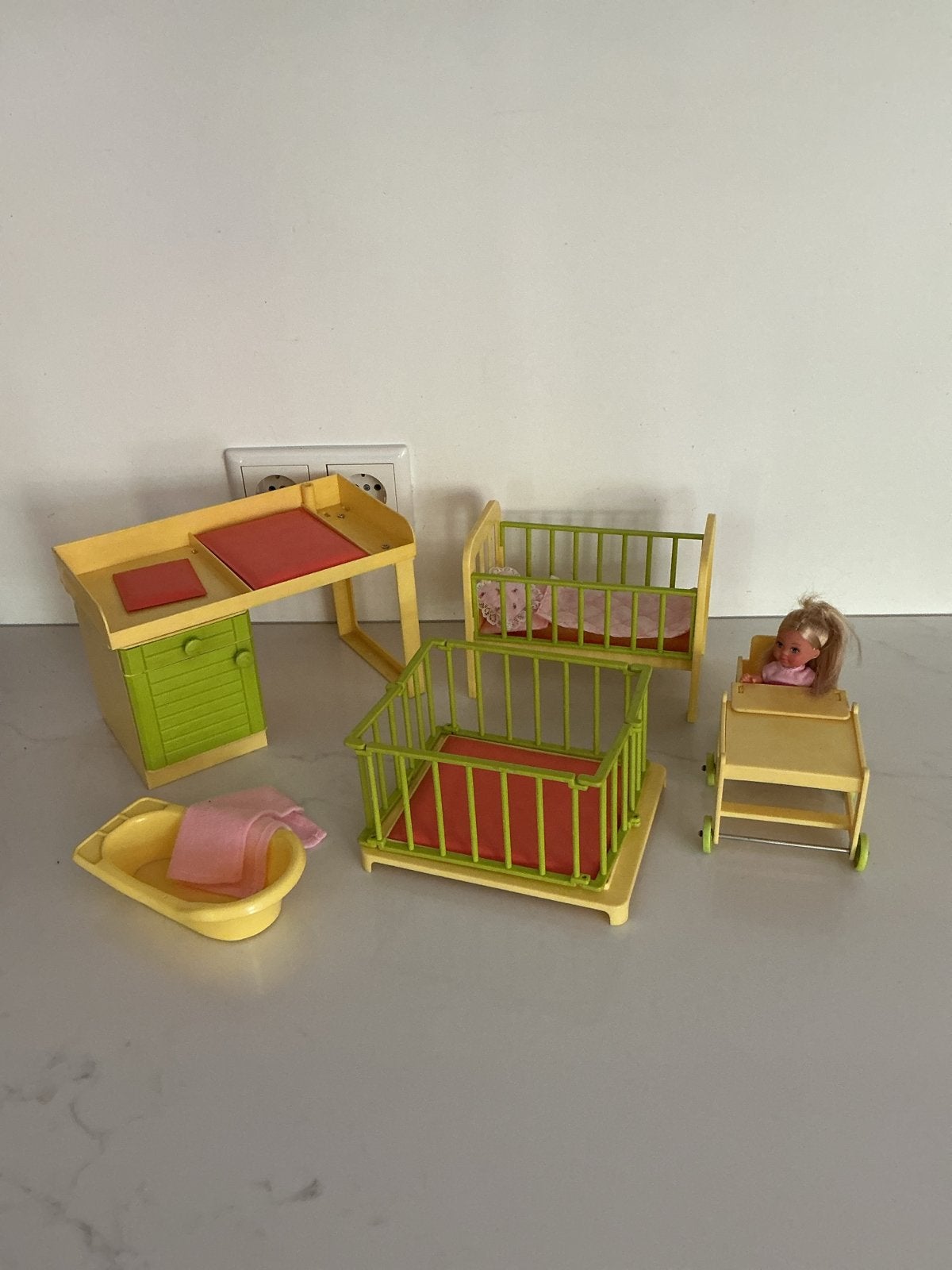 Vintage fleur meubels commode, wiegjes, kinderwagen, badje,, Ophalen of Verzenden, Gebruikt, Babypop