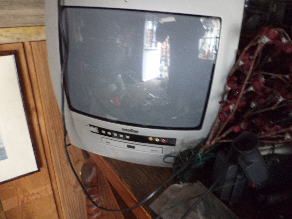 tv met cd  speler, Audio, Tv en Foto, Fotocamera's Digitaal, Ophalen, Zo goed als nieuw, Overige typen, Canon