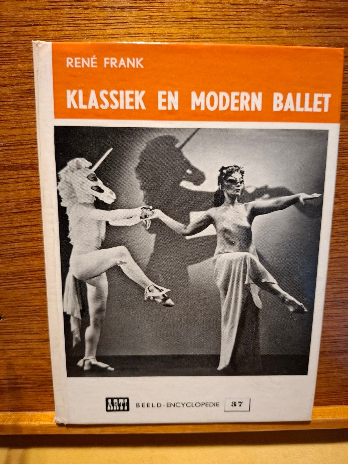 Klassiek en Modern Ballet - René Frank (Beeld-Encyclopedie), Ophalen of Verzenden, Gelezen, René Frank, Overige typen