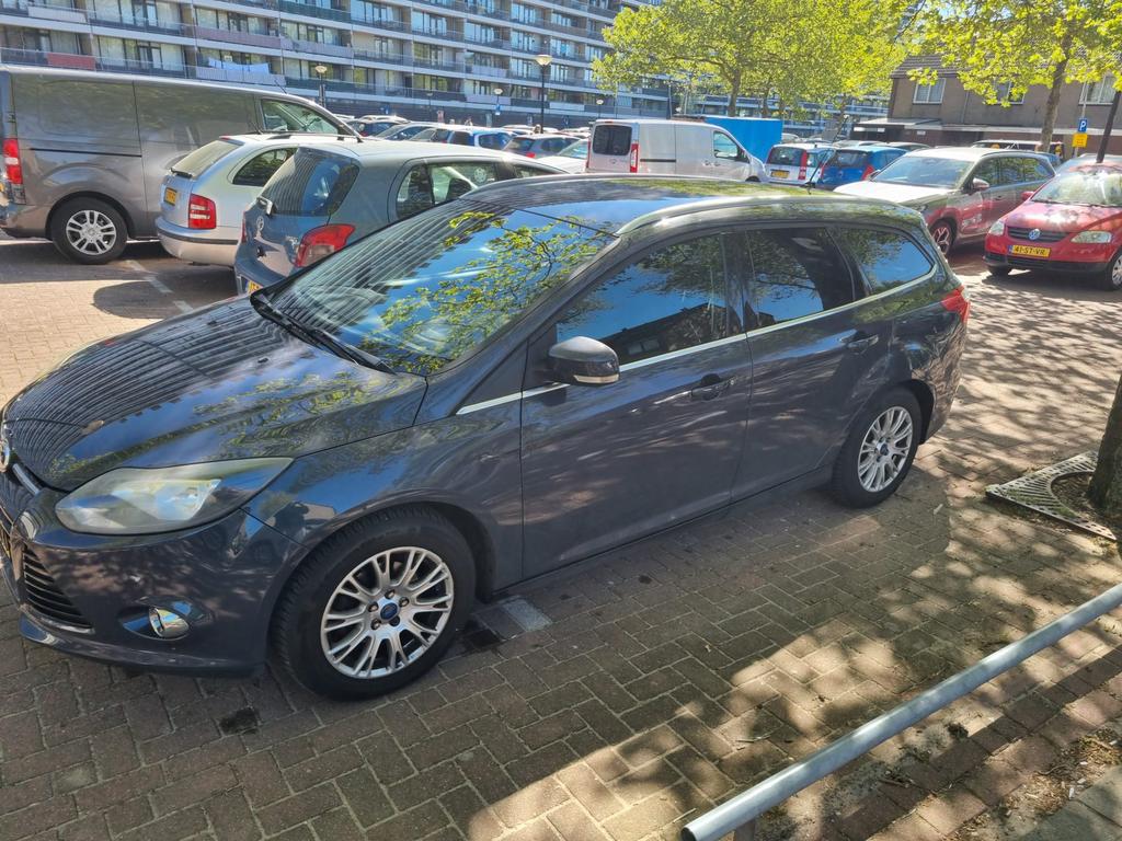 Ford Focus 1.6 Ti-vct 92KW 4-D 2011 Grijs, Auto's, Ford, 1596 cc, 4 cilinders, Bluetooth, Handgeschakeld