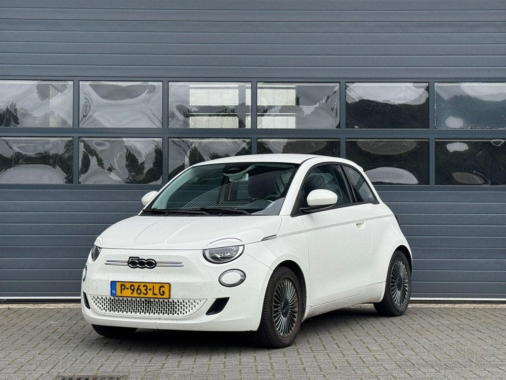 FIAT 500 ICON 42 kWH I AUTOMAAT I APPLE CARPLAY I CLIMATE CO, Auto's, Fiat, Stof, Met garantie (alle), 4 stoelen, Wit
