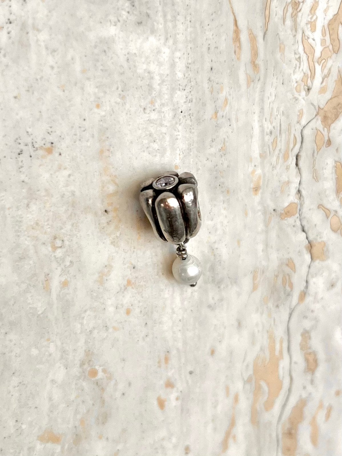 Zilveren Pandora-bedel bloem met parel en zirkonia, Sieraden, Tassen en Uiterlijk, Bedels, Ophalen of Verzenden, Gebruikt, Zilver
