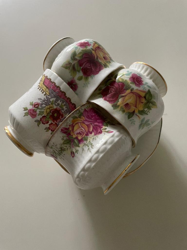 Theekop met schotel, Huis en Inrichting, Keuken | Servies, Ophalen, Gebruikt, Overige stijlen, Kop(pen) en/of Schotel(s)