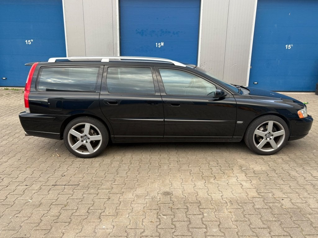 Volvo V70 2.5 T 2005 Zwart, Voorwielaandrijving, 1800 kg, Zwart, Stationwagon