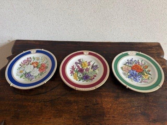 3 kleurijke Koninklijke jubileum borden jaren 80, Ophalen of Verzenden