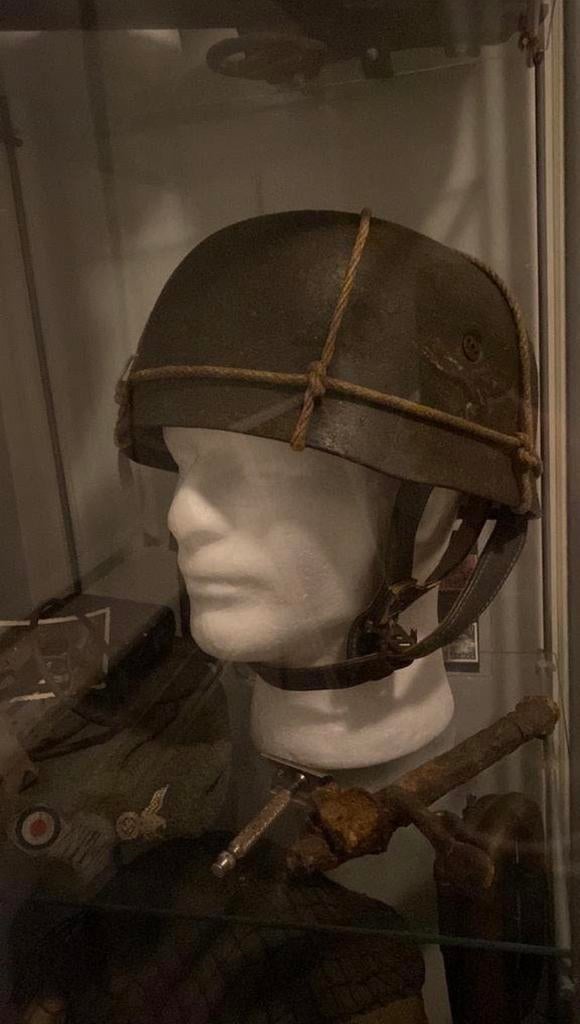 Fallschirmjager helm, Ophalen of Verzenden, Duitsland, Helm of Baret