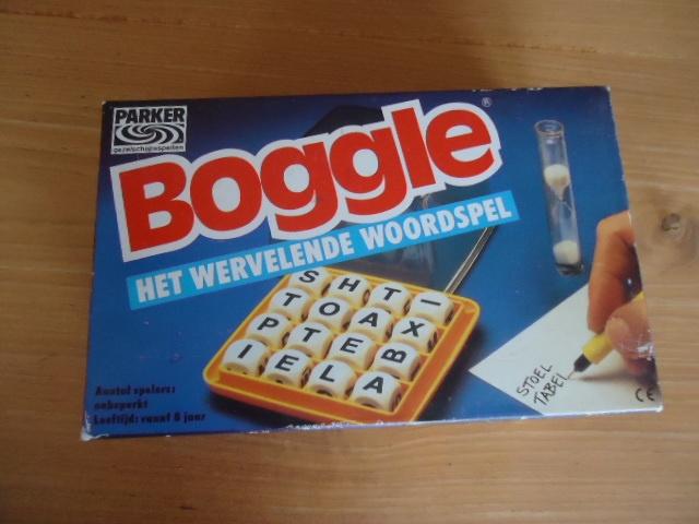 Boggle, Hobby en Vrije tijd, Gezelschapsspellen | Bordspellen, Vijf spelers of meer, Ophalen of Verzenden, Zo goed als nieuw