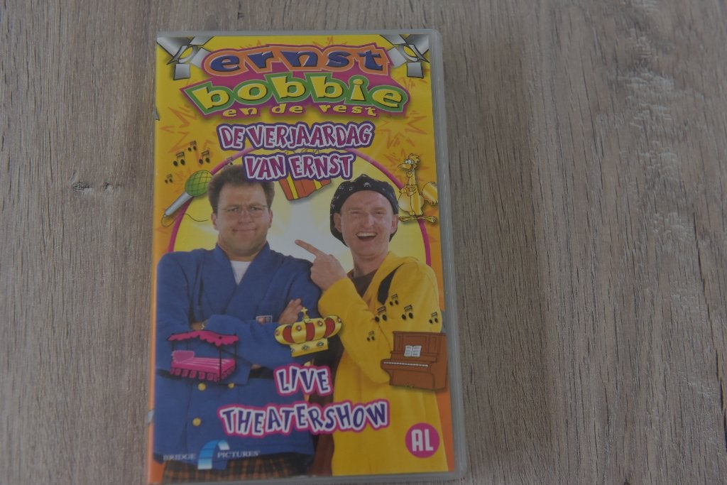 VHS -- ERNST EN BOBBIE EN DE REST - DE VERJAARDAG VAN ERNST, Verzenden, Alle leeftijden, Nederlands, Zo goed als nieuw