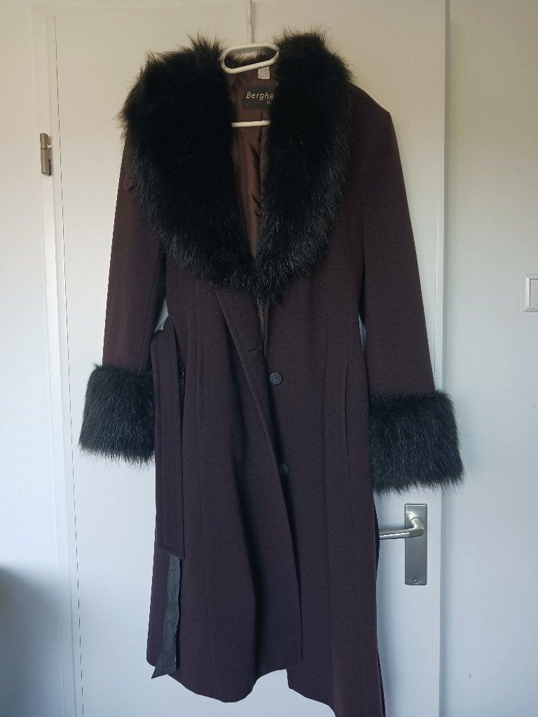 Dames bruine lange winterjas, Ophalen of Verzenden, Zo goed als nieuw, Maat 38/40 (M), Bruin