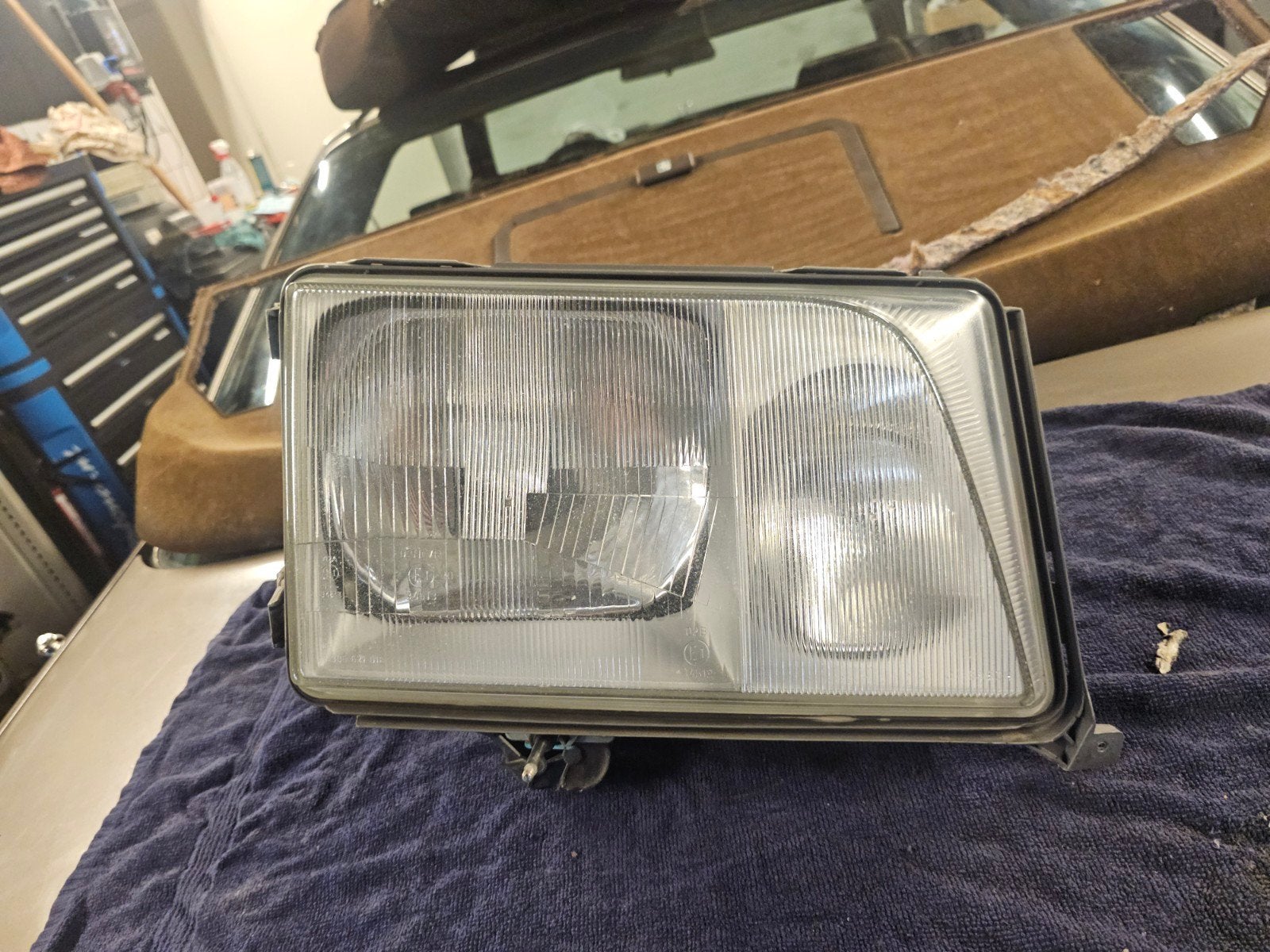 Mercedes W124 Facelift Rechter Koplamp Bosch, Ophalen of Verzenden, Gebruikt, Mercedes-Benz