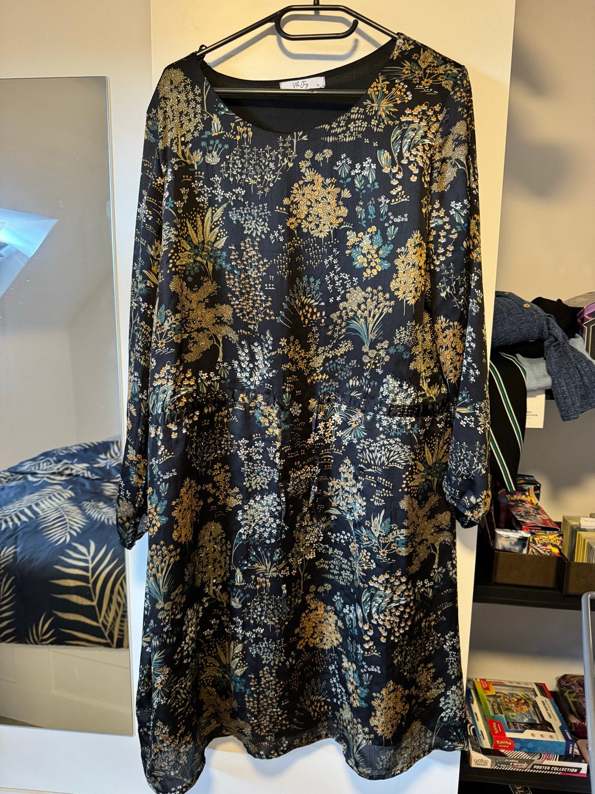 Zwarte jurk met bloemenprint, Verzenden, Zwart, Maat 46/48 (XL) of groter, Zo goed als nieuw