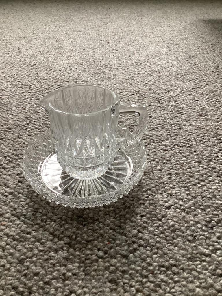 Melkkannetje - (met schaaltje) 12,5cm - antiek glas kristal, Antiek en Kunst, Ophalen of Verzenden