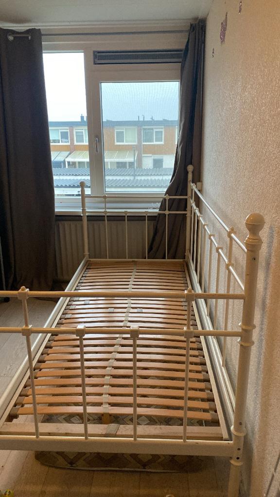 1 persoonsbed, Huis en Inrichting, Slaapkamer | Bedden, Ophalen, Overige materialen, Gebruikt, 90 cm