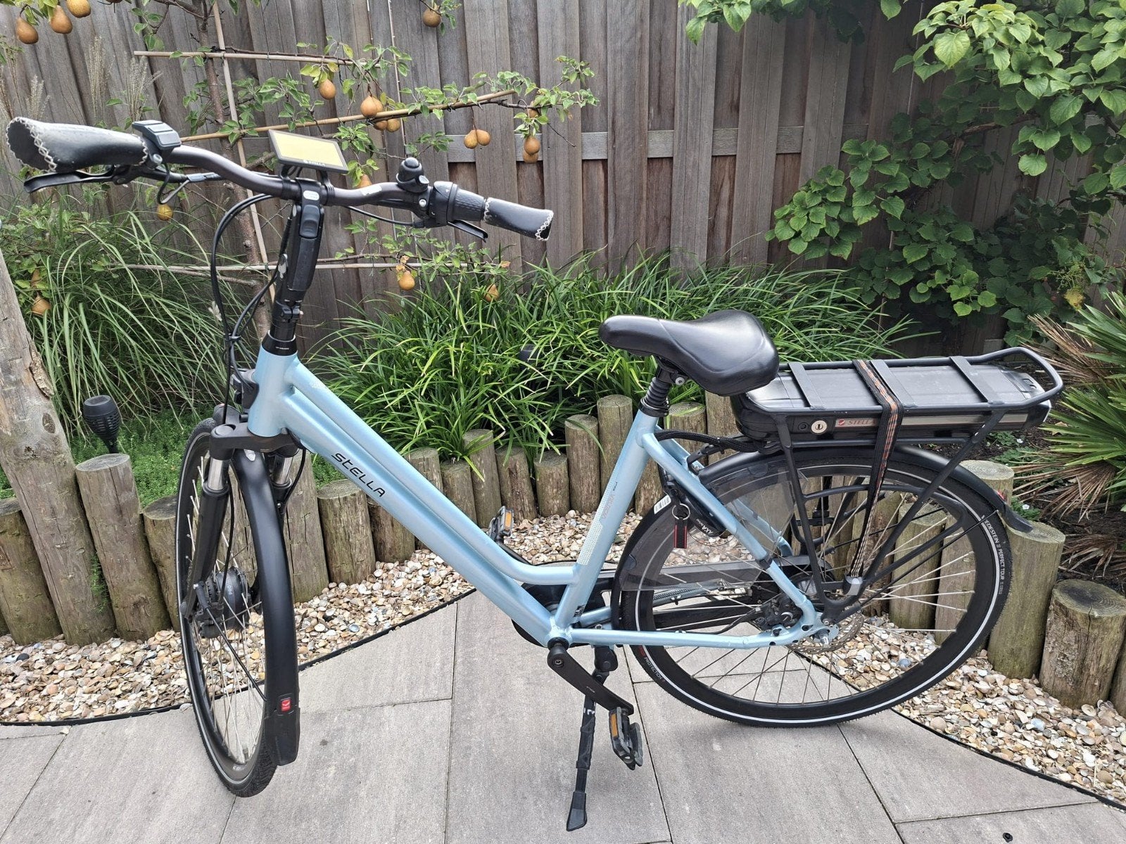 Stella damesfiets met voorwielmotor - Zeer goed onderhouden, Ophalen, Zo goed als nieuw, 50 km per accu of meer, Overige merken