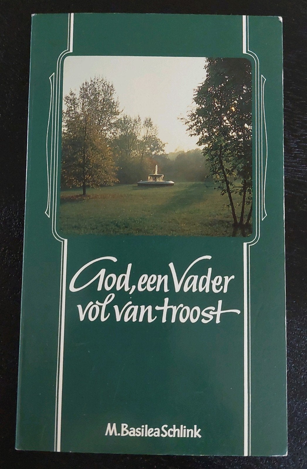 God, een Vader vol van troost - M. Basilea Schlink, Ophalen of Verzenden, M. Basilea Schlink, Christendom | Protestants