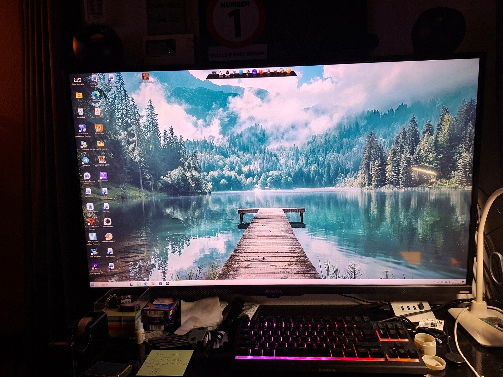 Foto 2 van 4K Monitor Aorus FV43U Gaming monitor