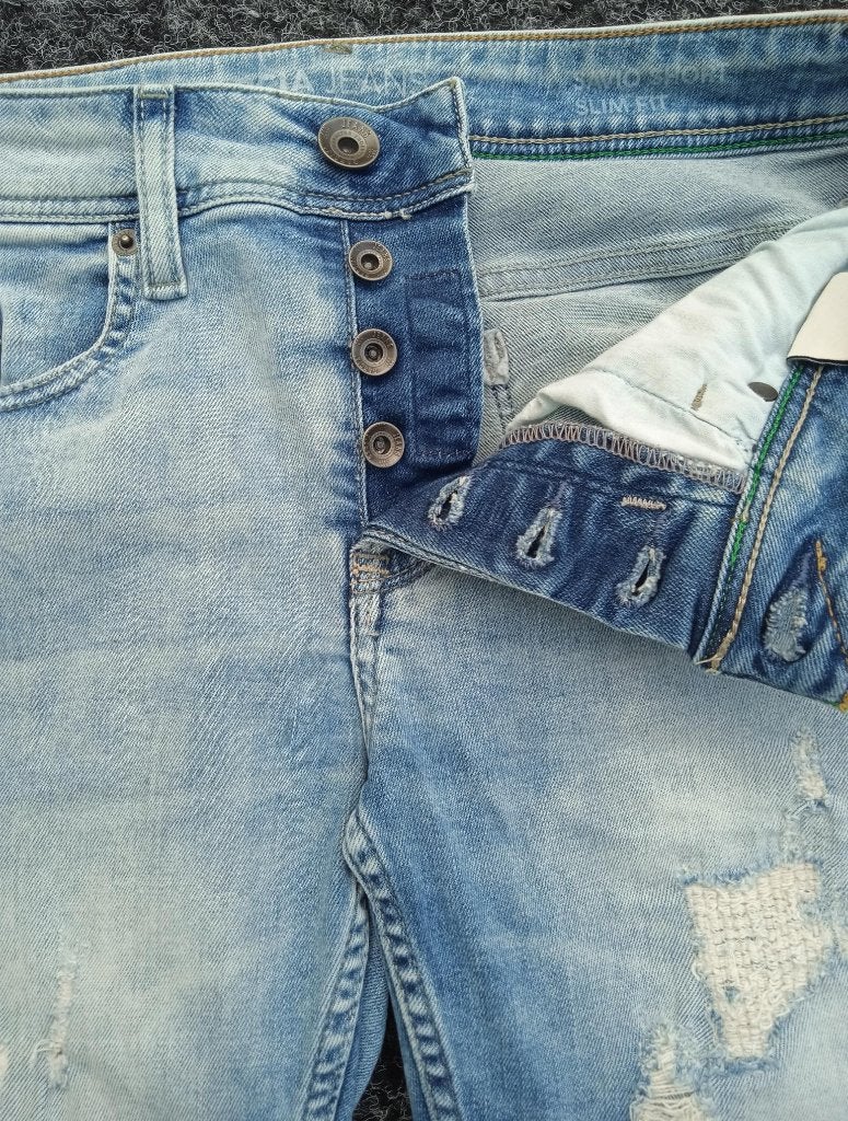 Kort button down spijkerbroekje van Garcia jeans  W28, Kleding | Dames, Spijkerbroeken en Jeans, Blauw, Ophalen of Verzenden, W28 - W29 (confectie 36)