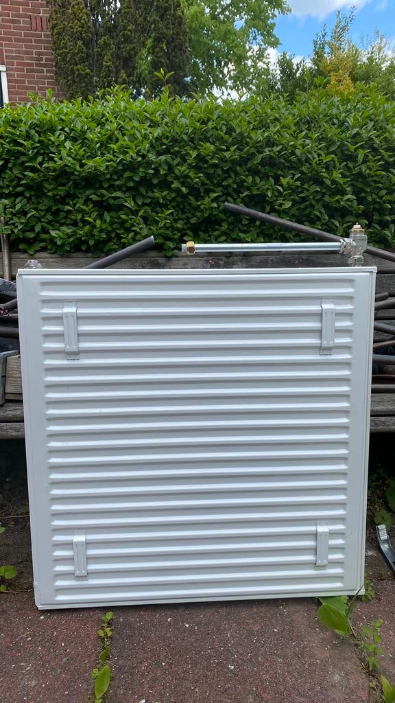 Radiator 70 x 70 cm, Doe-het-zelf en Verbouw, Verwarming en Radiatoren, Ophalen, 30 tot 80 cm, Radiator, Zo goed als nieuw
