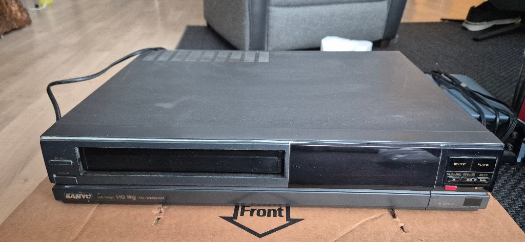 sanyo vhs videorecorder met afstandbediening, Audio, Tv en Foto, Videospelers, Ophalen of Verzenden, Gebruikt, VHS-speler of -recorder