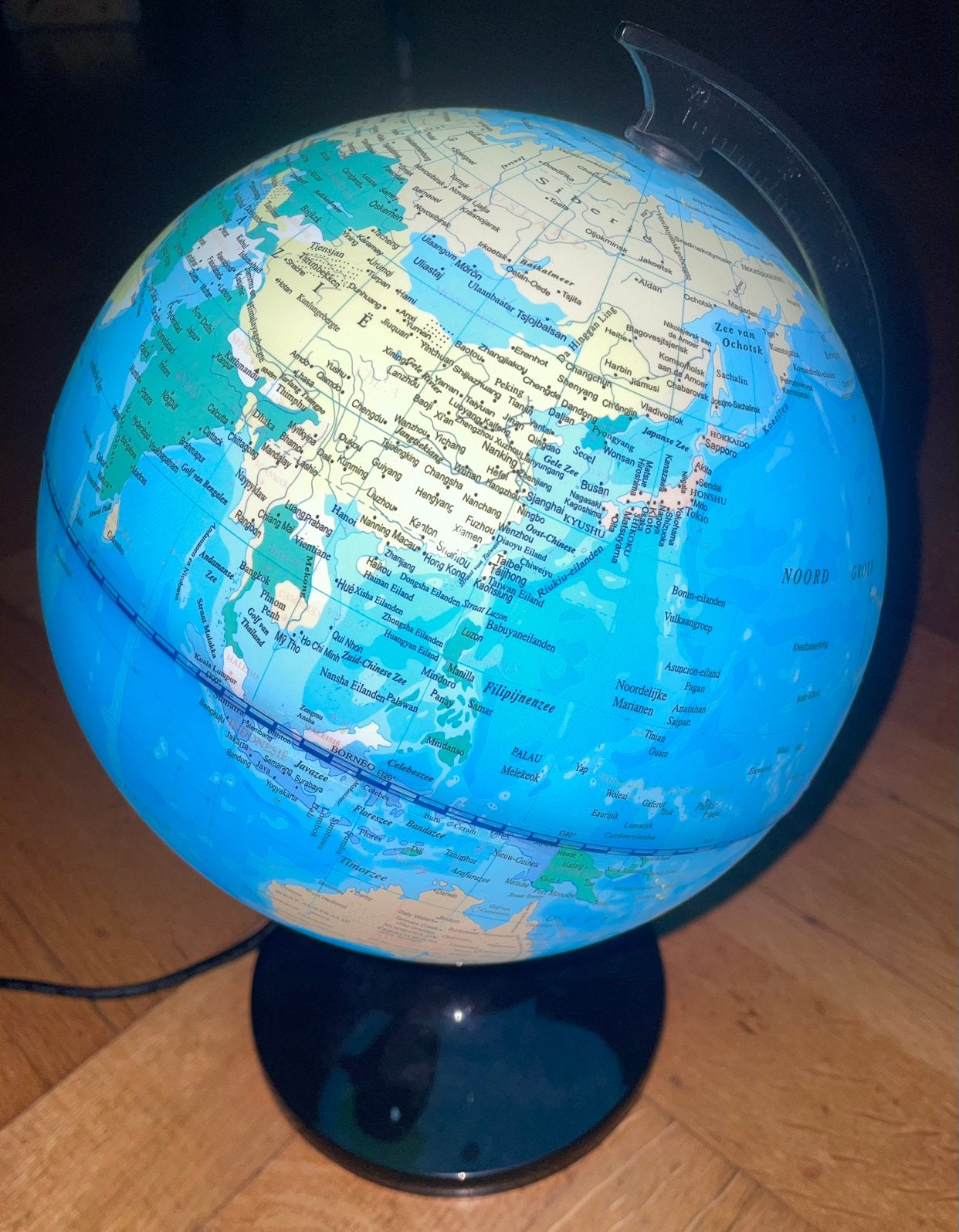 Verlichte Wereldbol - Lichtgevende globe lamp 20cm plastic, Huis en Inrichting, Woonaccessoires | Wereldbollen, Ophalen of Verzenden