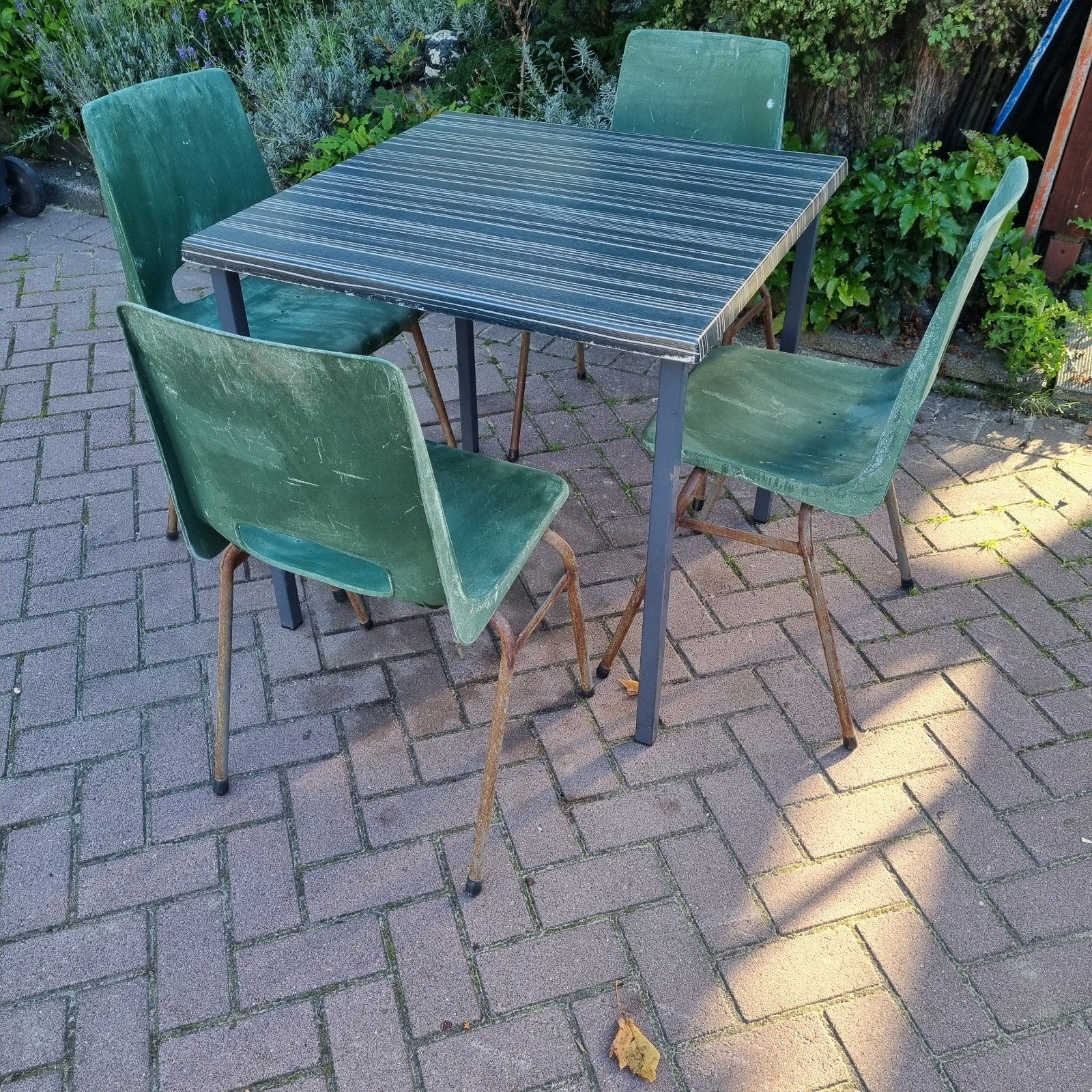vintage stoelen stapelstoelen bouwkeetstoelen, Ophalen, Gebruikt, Vier