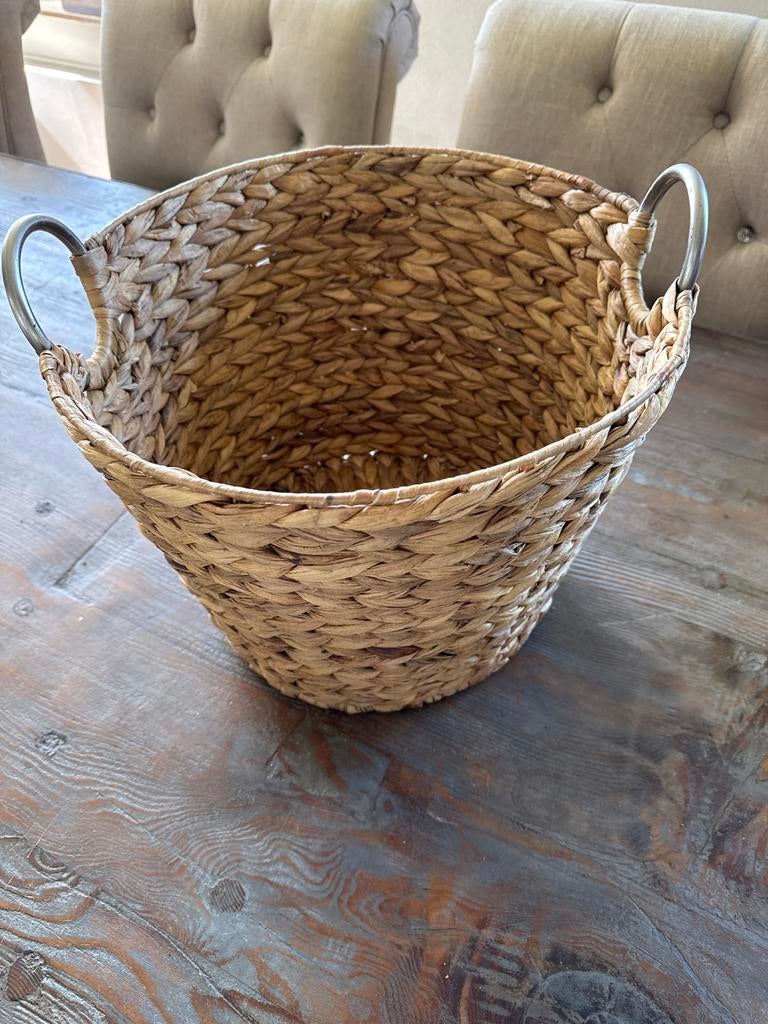 Rieten mand met metalen grepen - 37,5 cm diameter, Gebruikt, Mand, Rond, Ophalen of Verzenden