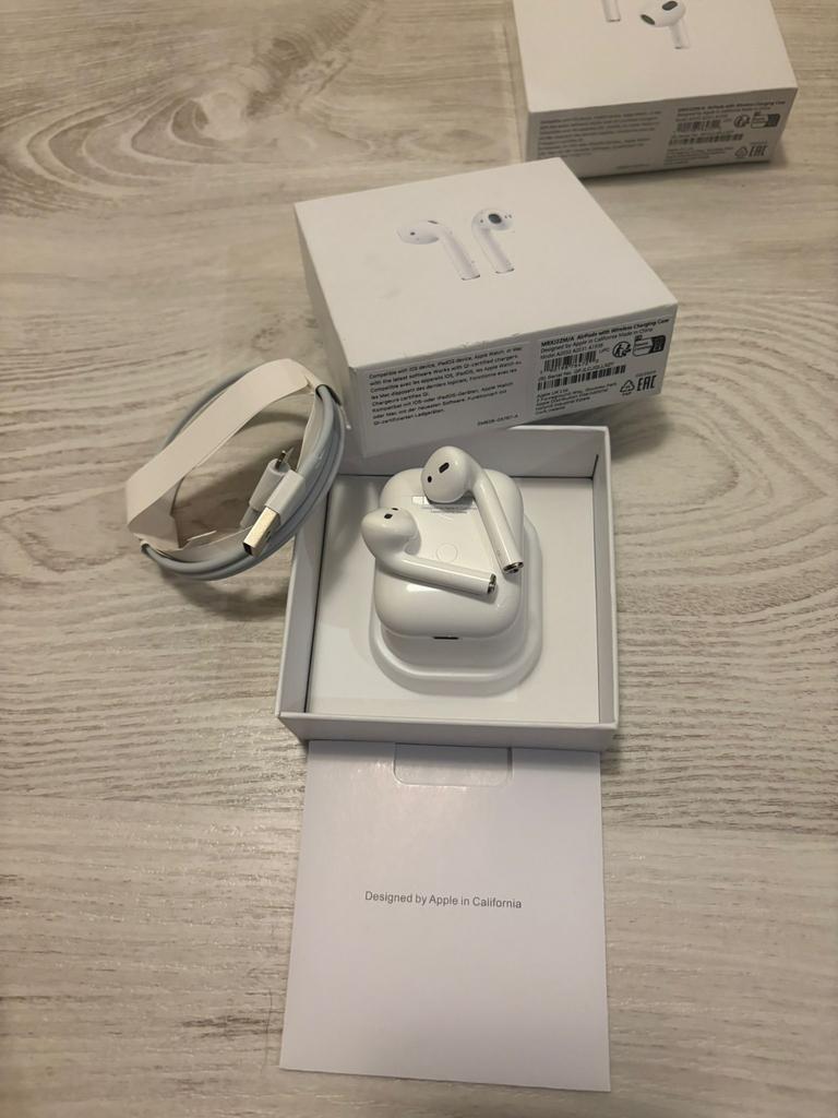 Nieuw airpods oordopjes in folie oortjes Apple, Ophalen of Verzenden, Nieuw, Bluetooth