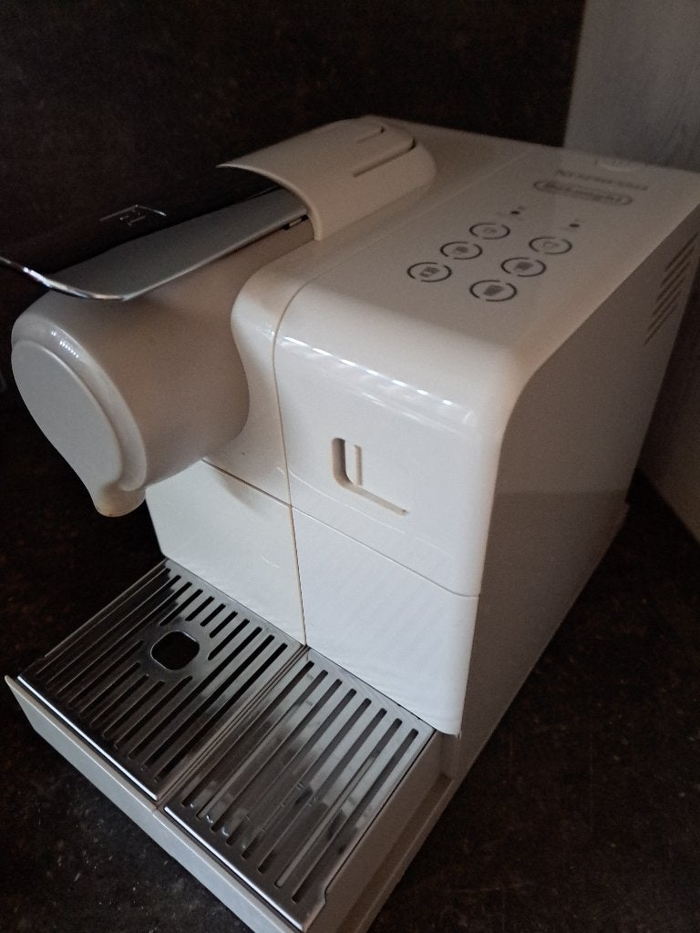 NESPRESSO DELONGHI LATTISSIMA TOUCH koffieapparaat, Ophalen, Gebruikt, 10 kopjes of meer, Koffiemachine