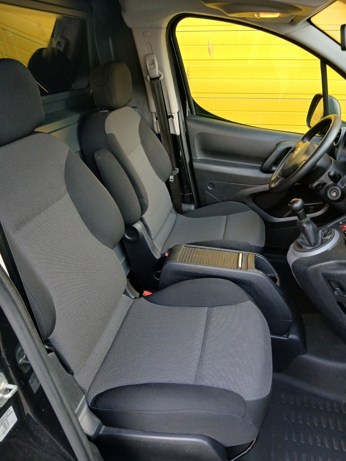 Citroën Berlingo 1.6 BlueHdi Euro6 2017 Airco Navi Trekhaak., Voorwielaandrijving, Stof, 4 cilinders, Citroën