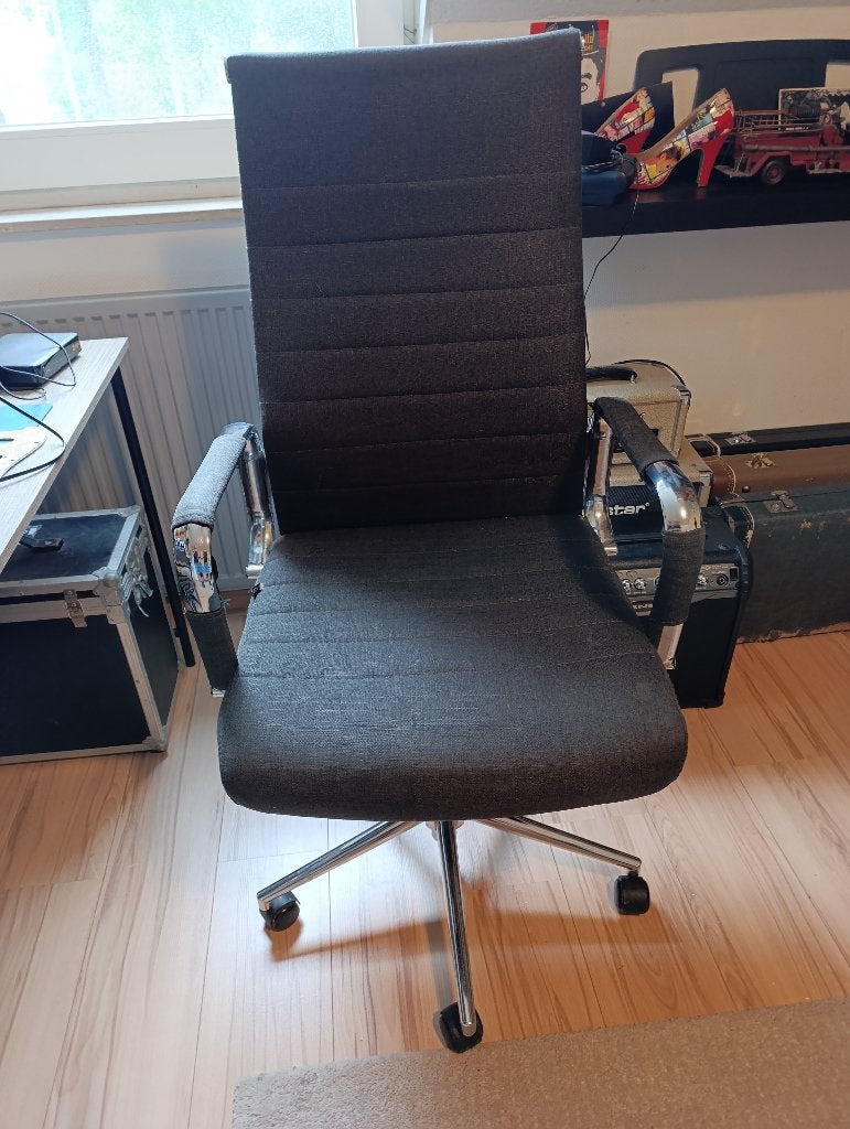 Bureaustoel van Leenbakker, Ophalen of Verzenden, Zo goed als nieuw, Zwart, Bureaustoel