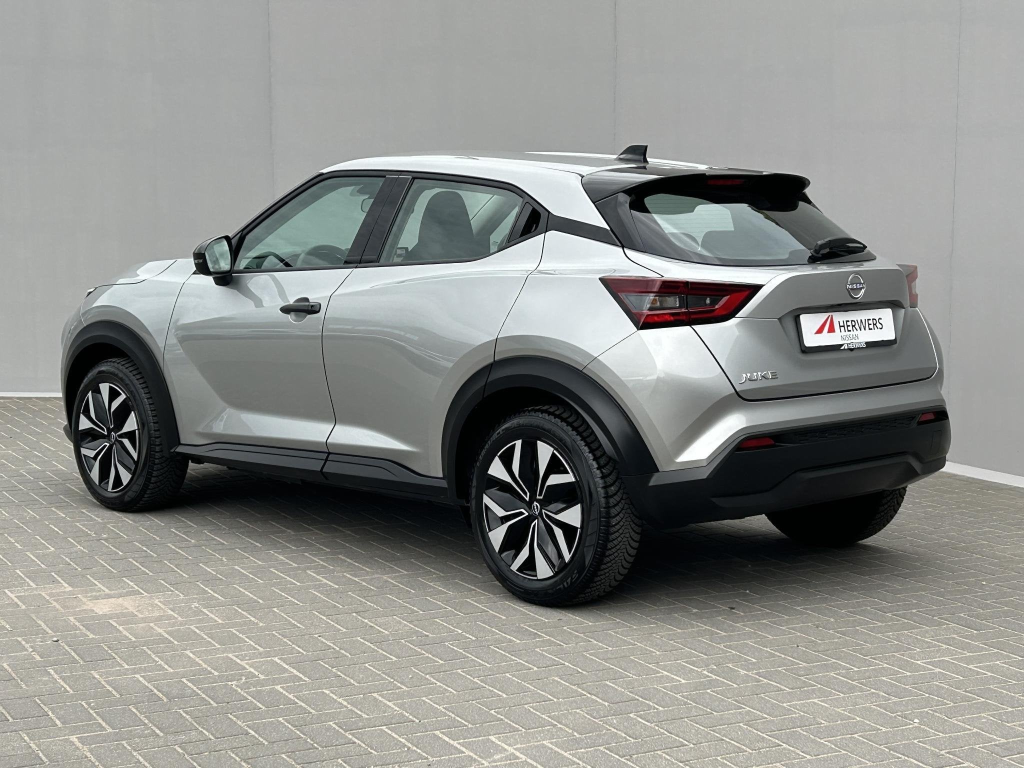 Foto 17 van Nissan Juke 1.0 DIG-T Acenta Handgeschakeld / Allseason band
