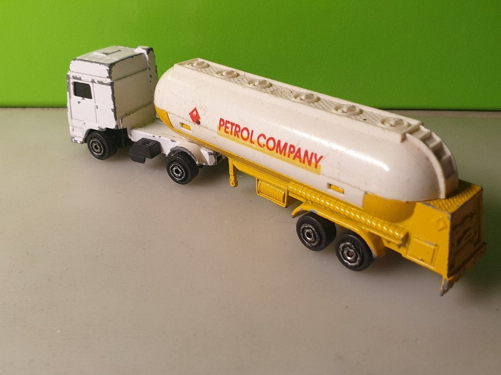 Majorette 355 - Volvo F16 Tanker Truck [wit] 1/100 1, Ophalen of Verzenden, Gebruikt, Bus of Vrachtwagen