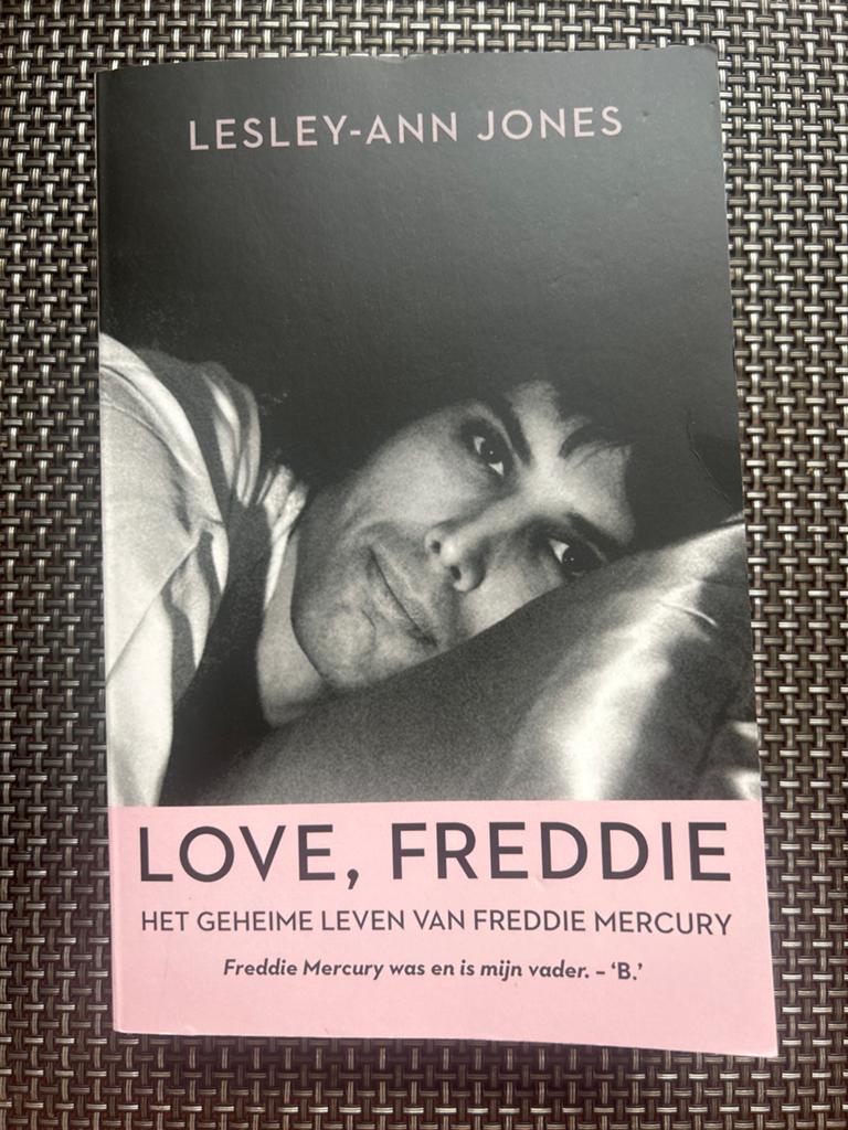 Love, Freddie: Het geheime leven van Freddie Mercury, Boeken, Ophalen of Verzenden, Zo goed als nieuw