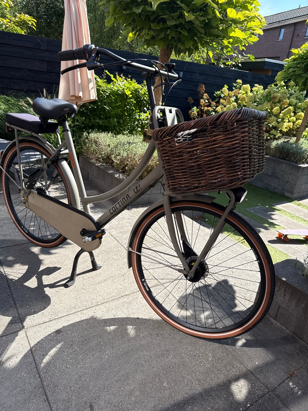 Super mooie Cortina U4 Quatz Grey D57 Transportfiets, Versnellingen, 56 cm of meer, Zo goed als nieuw, Trommelrem