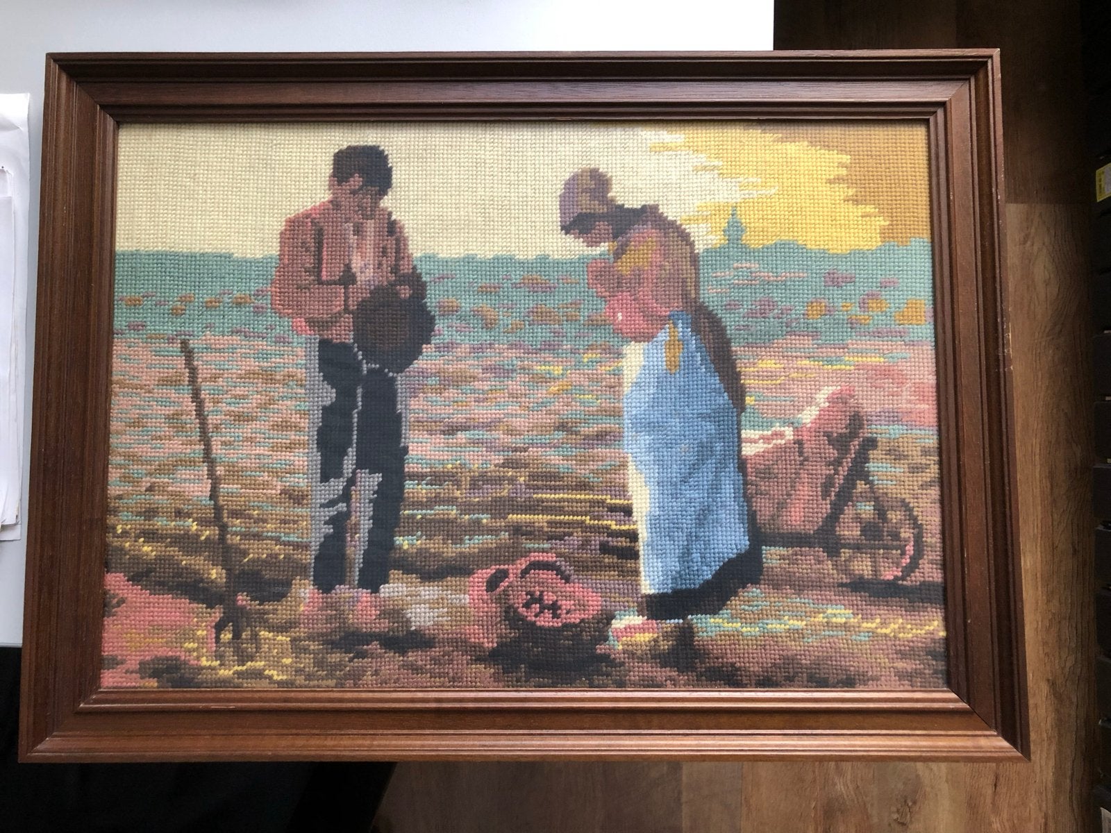 Borduurwerk 'Het Angelus' van Millet, ingelijst, Antiek en Kunst, Ophalen of Verzenden