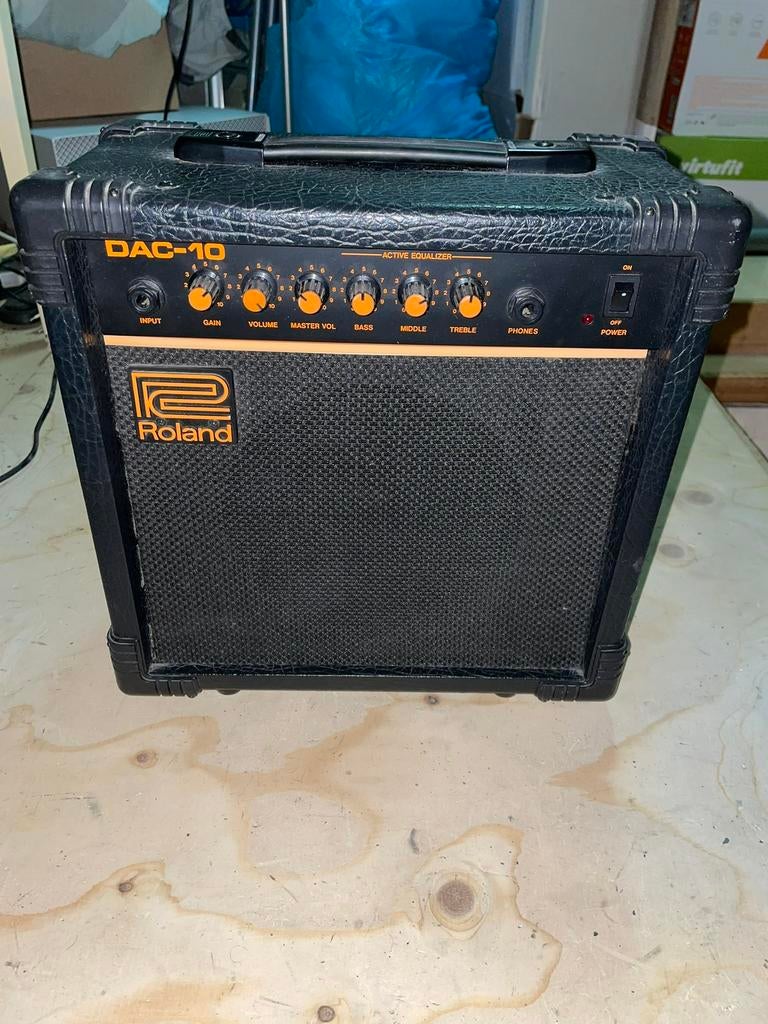 Roland DAC 10 top conditie, Ophalen, Gebruikt, Gitaar, Minder dan 50 watt