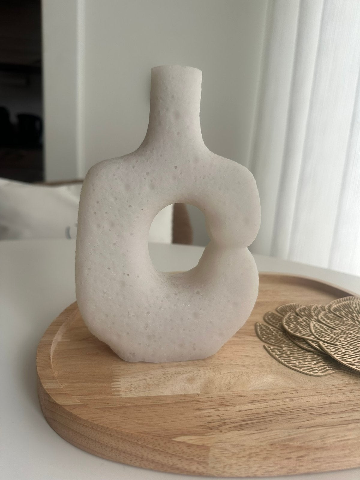 Unieke Witte Decoratieve Vaas - Abstract Design, Overige materialen, Wit, Ophalen of Verzenden, Zo goed als nieuw