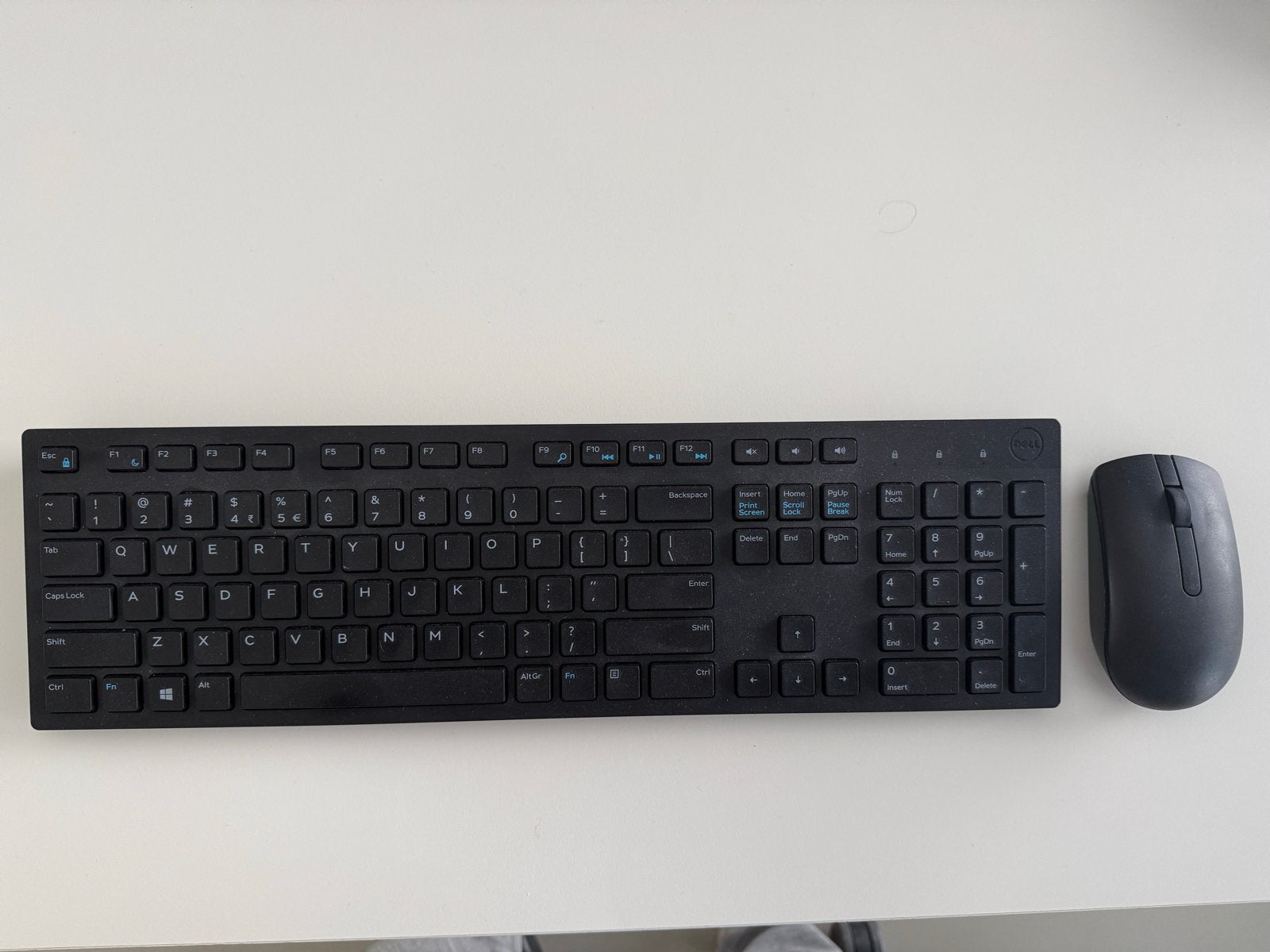 HP draadloos toetsenbord en muis set, zgan, Computers en Software, Ophalen of Verzenden, Zo goed als nieuw, Draadloos, Toetsenbord en muis-set