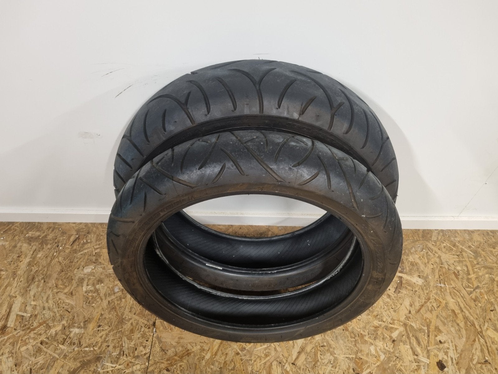 Set Bridgestone Battlax BT021 160-60-17 & 120-70-17 dot 2015, Ophalen of Verzenden, Gebruikt
