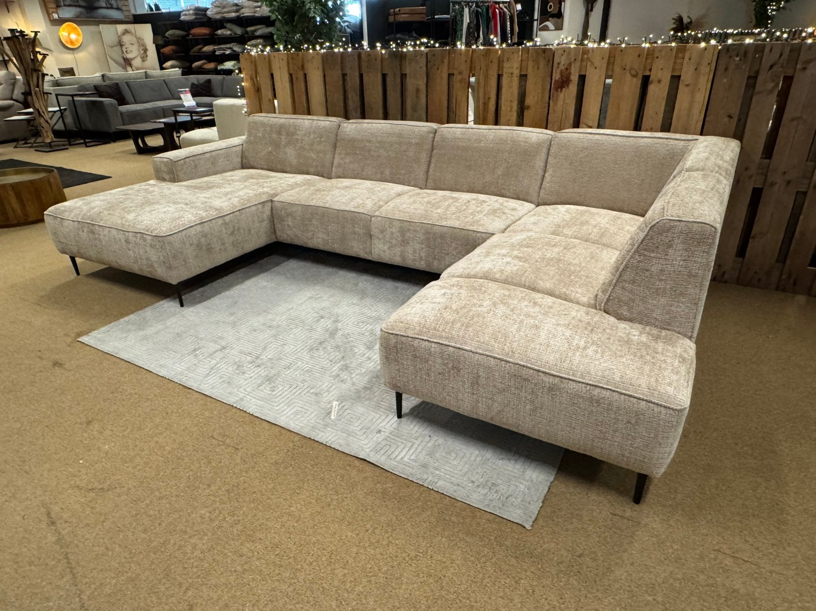 Hoekbank U-Vorm 345cm Beige stof Direct/Leverbaar E-7381, Huis en Inrichting, Banken | Bankstellen, Ophalen, #Hoekbank#Loungebank#U-Bank#345#Beige#Banken