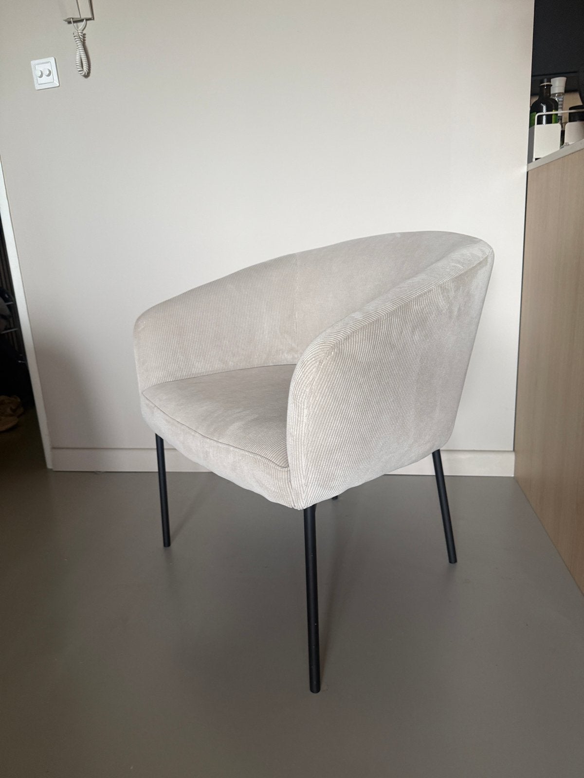 Licht grijse stoel, Ophalen, Zo goed als nieuw, Eenpersoons, Minder dan 150 cm