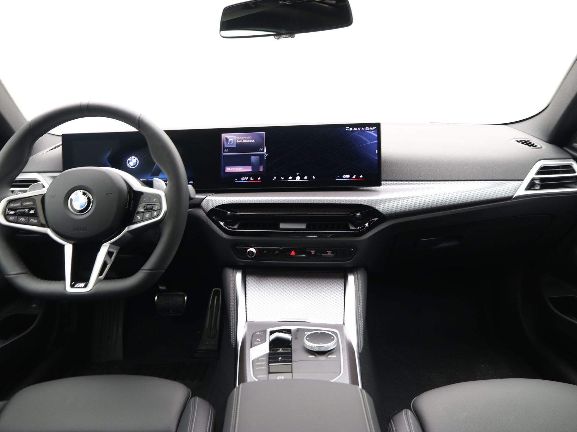 BMW 4 Serie Coupé 420i (bj 2026, automaat), 1998 cc, Achterwielaandrijving, Zwart, 4 stoelen
