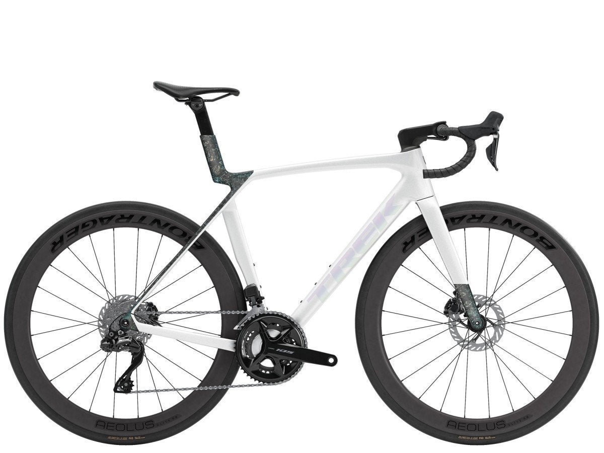 TREK Madone SL 6 Gen 8 GLOSS CRYSTAL WHITE/MATTE DEEP SMOKE, Fietsen en Brommers, 28 inch, Carbon, -, -