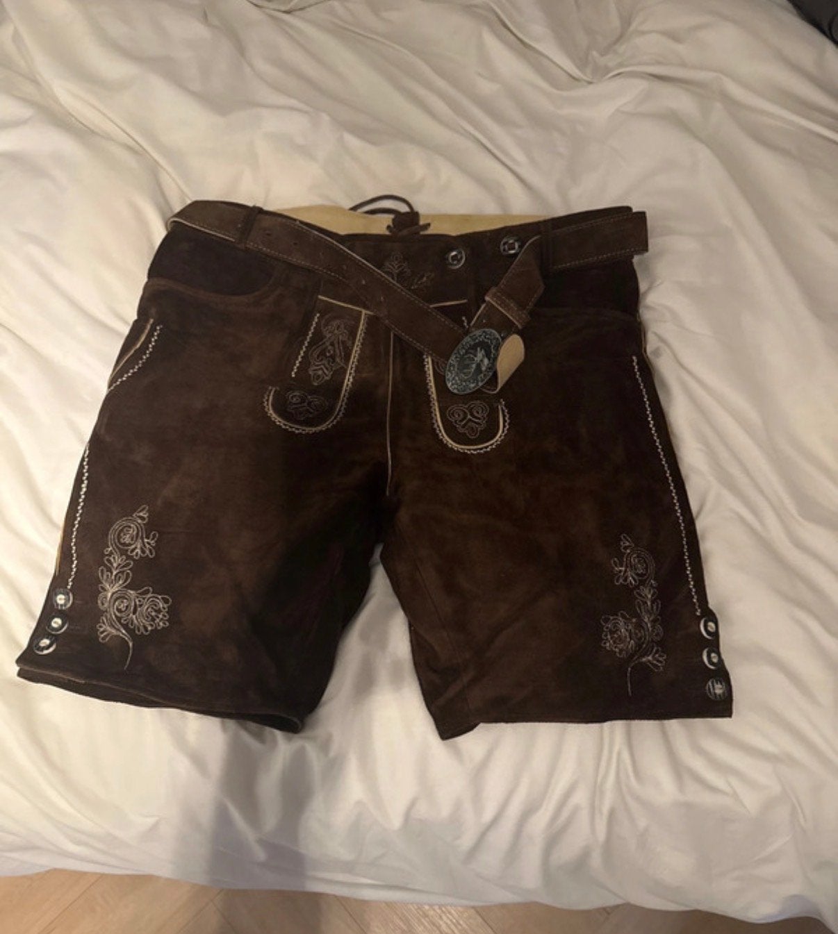 Lederhose en geruit overhemd - Oktoberfest set, Ophalen of Verzenden, Zo goed als nieuw, Overige maten, Bruin