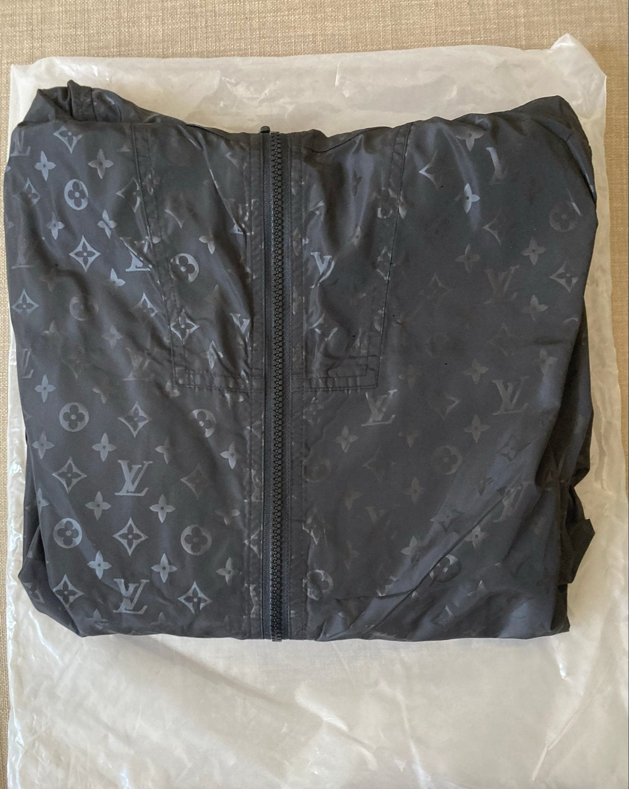 Louis Vuitton Monogram Jas, Ophalen of Verzenden, Nieuw, Maat 48/50 (M), Zwart