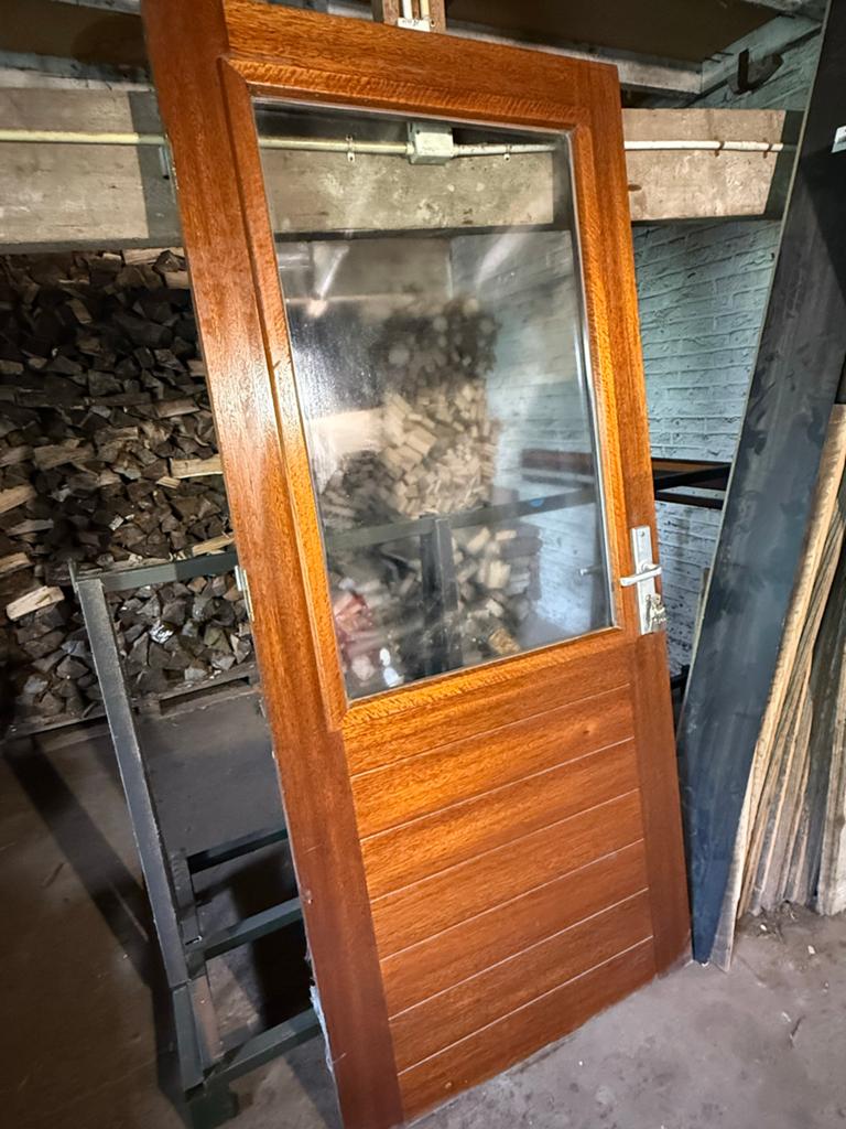 Hardhouten buitendeur met kozijn, dubbel glas & dorpel, Doe-het-zelf en Verbouw, Deuren en Horren, Ophalen, 80 tot 100 cm, 200 tot 215 cm