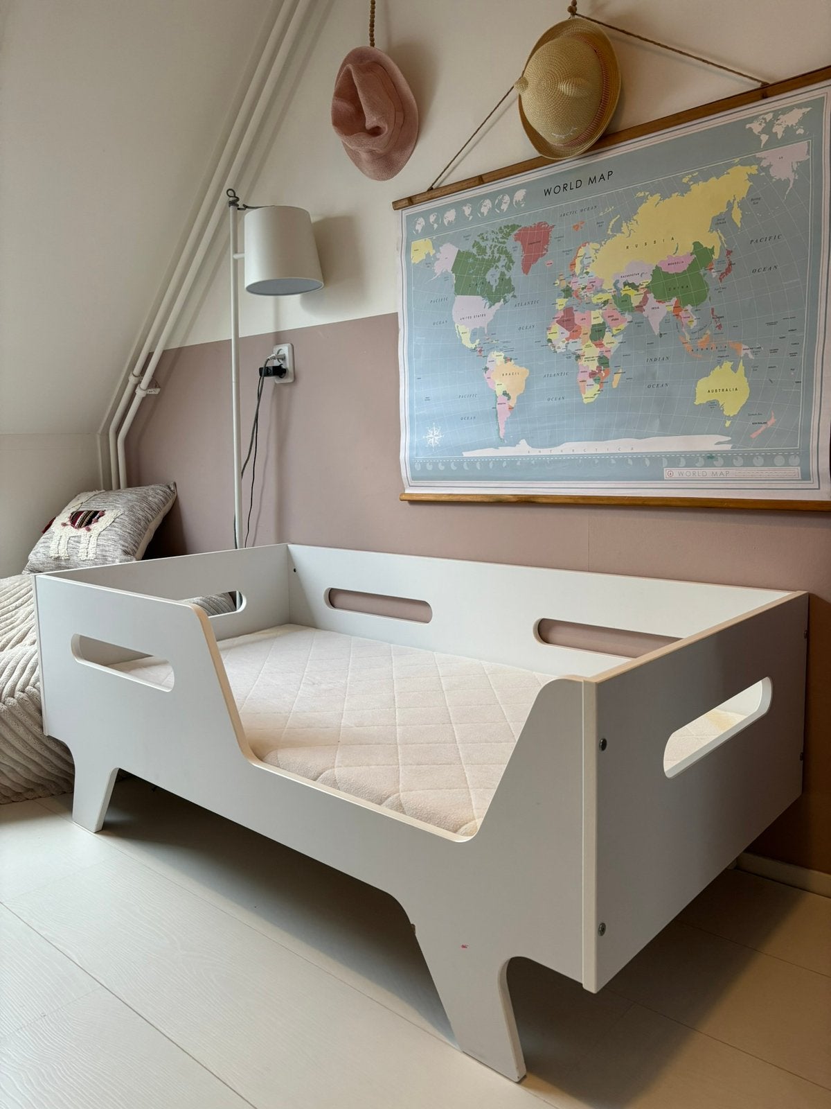 Peuterbed 140x70, Ophalen, Zo goed als nieuw, 140 tot 160 cm, 70 tot 85 cm