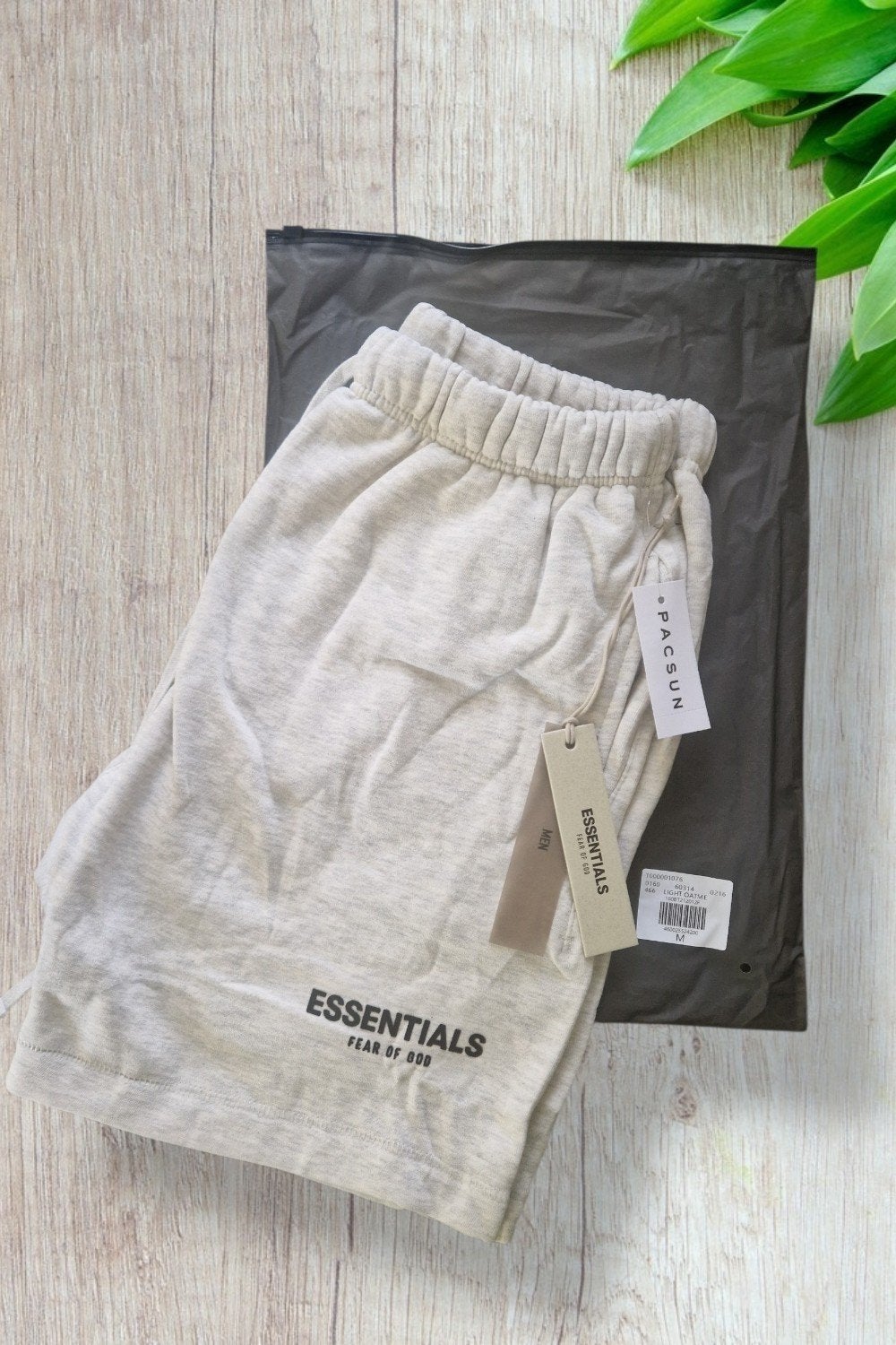 Essentials Fear of God shorts - Light oatmeal- Maat M, Overige kleuren, Maat 48/50 (M), Nieuw, Ophalen of Verzenden